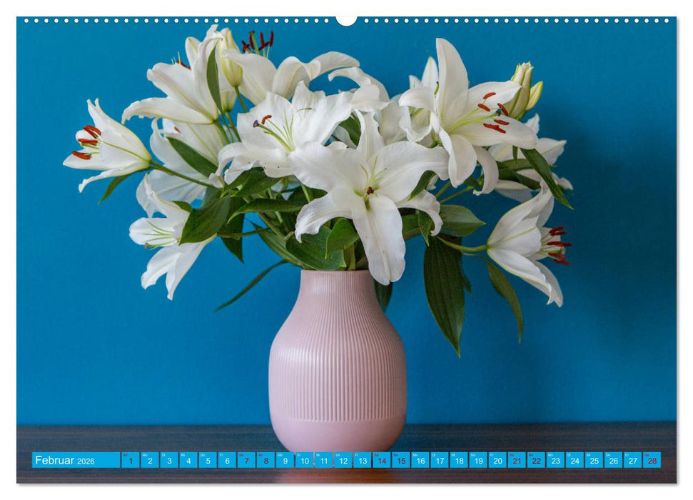 Still Life - Blumen vor der blauen Wand (CALVENDO Wandkalender 2026)
