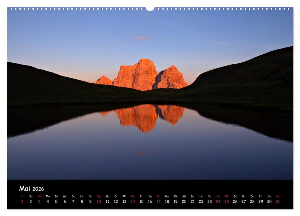 DIE ALPEN - Schroffe Gipfel und stille Seen (CALVENDO Premium Wandkalender 2026)