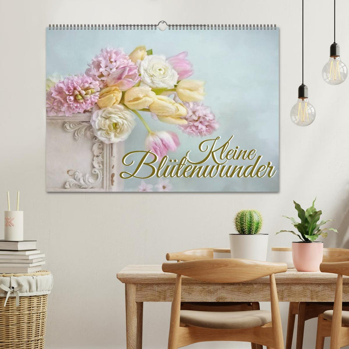 Kleine Blütenwunder (CALVENDO Wandkalender 2026)