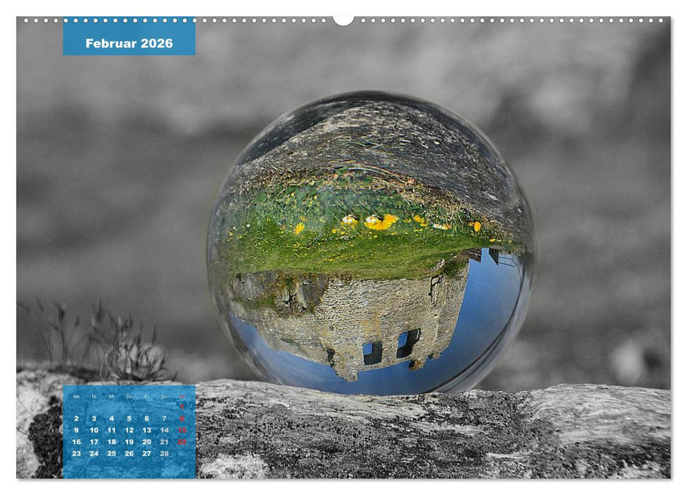 Die bunte Welt in der Kugel - neue Blickwinkel (CALVENDO Premium Wandkalender 2026)