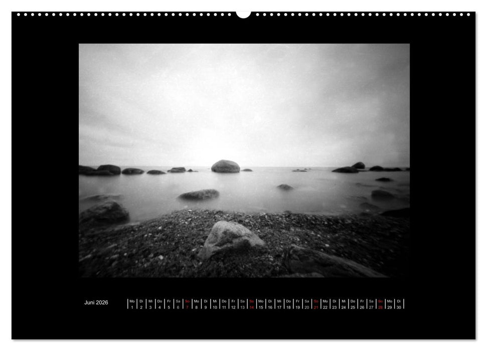 Aus der Zeit gefallen - Fotografie mit der Camera Obscura (CALVENDO Premium Wandkalender 2026)