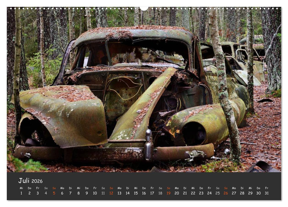 BILKYRKOGÅRDEN Der Autofriedhof im Kyrkö Mosse (CALVENDO Premium Wandkalender 2026)