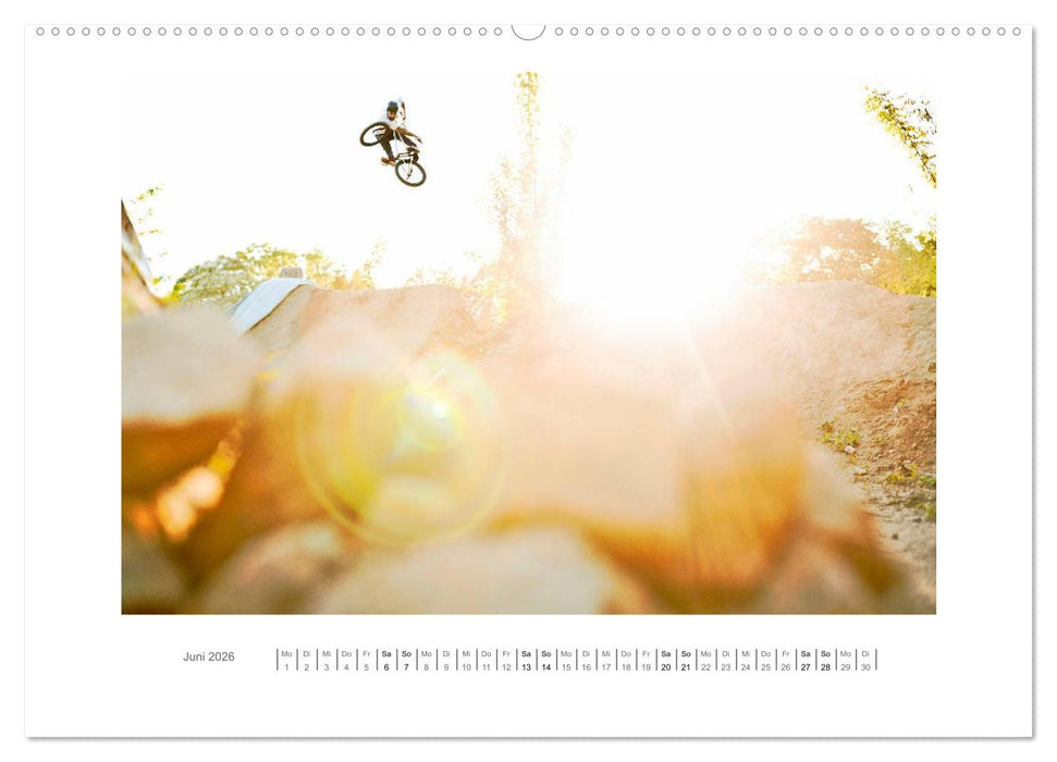fullbmxcrmo4130 - bmx fotografie von tim korbmacher (CALVENDO Wandkalender 2026)