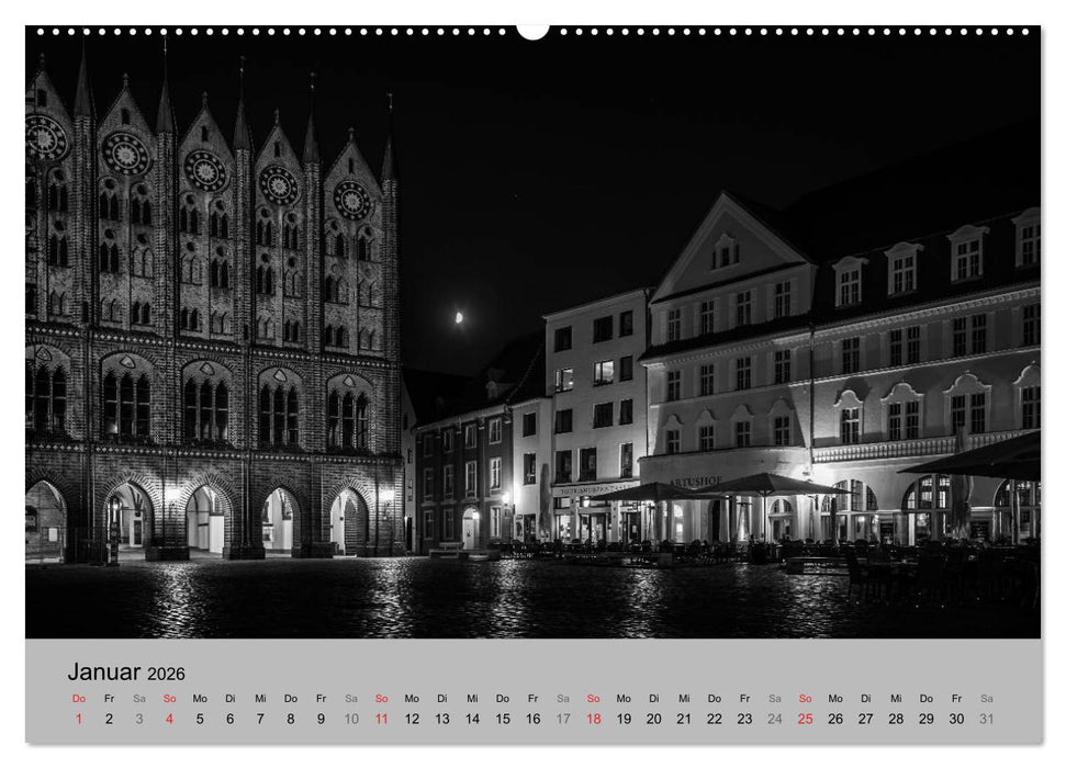 Hansestadt Stralsund bei Nacht (mit GPS-Koordinaten) (CALVENDO Premium Wandkalender 2026)