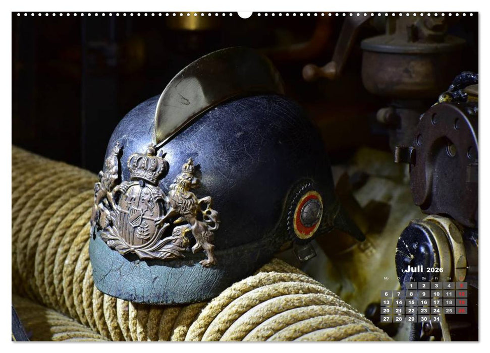 Historische Feuerwehrhelme (CALVENDO Premium Wandkalender 2026)