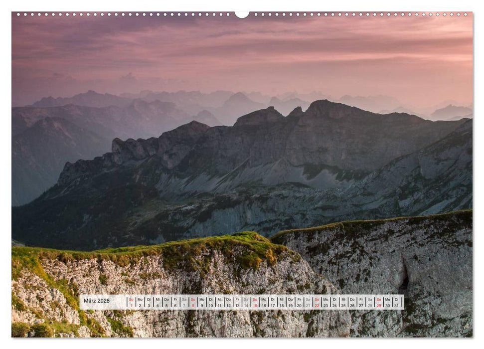 Berge im Licht der Sonne (CALVENDO Premium Wandkalender 2026)