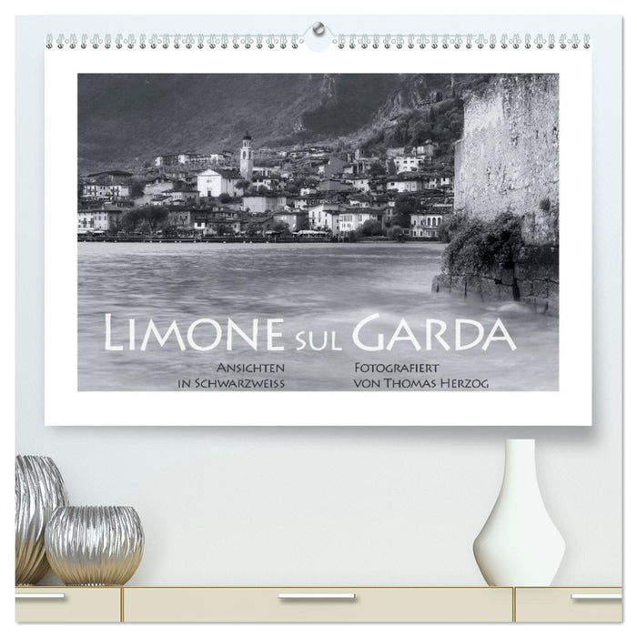 Limone sul Garda schwarzweiß (CALVENDO Premium Wandkalender 2026)