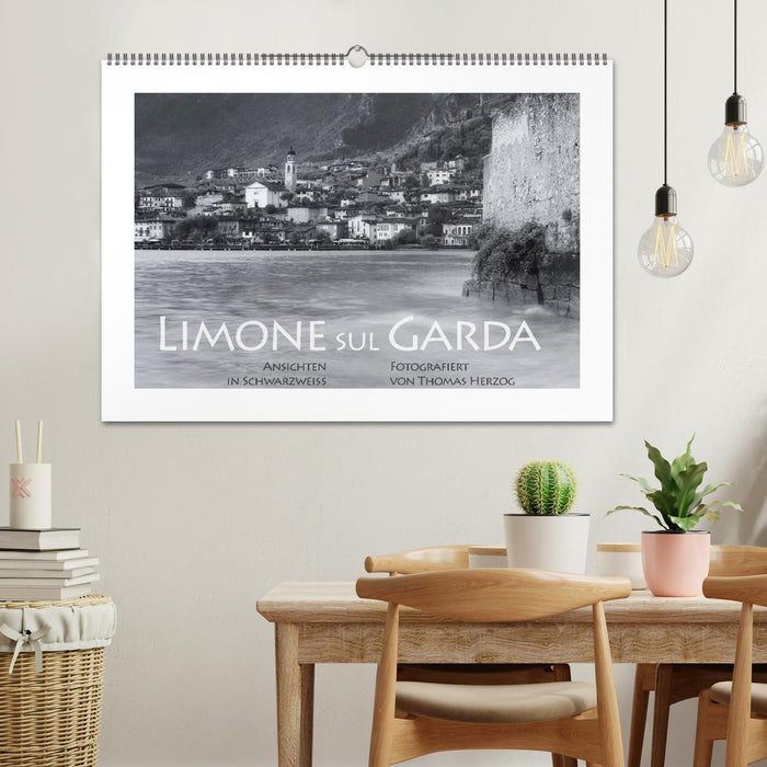 Limone sul Garda schwarzweiß (CALVENDO Wandkalender 2026)