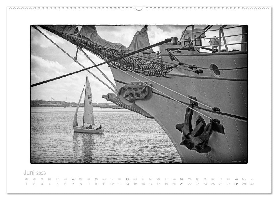 Gorch Fock - zeitlose Eindrücke (CALVENDO Premium Wandkalender 2026)