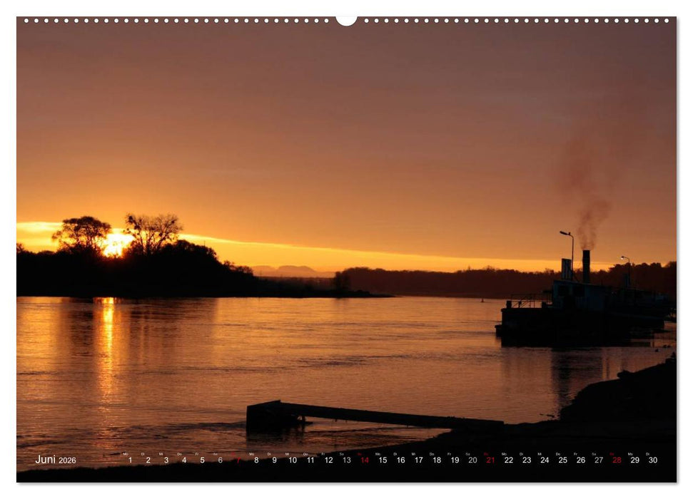 Die Elbe in Dresden-Laubegast (CALVENDO Premium Wandkalender 2026)