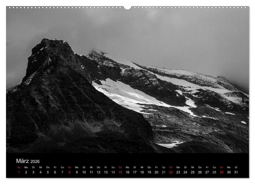 BERGE IN SCHWARZ WEISS (CALVENDO Wandkalender 2026)