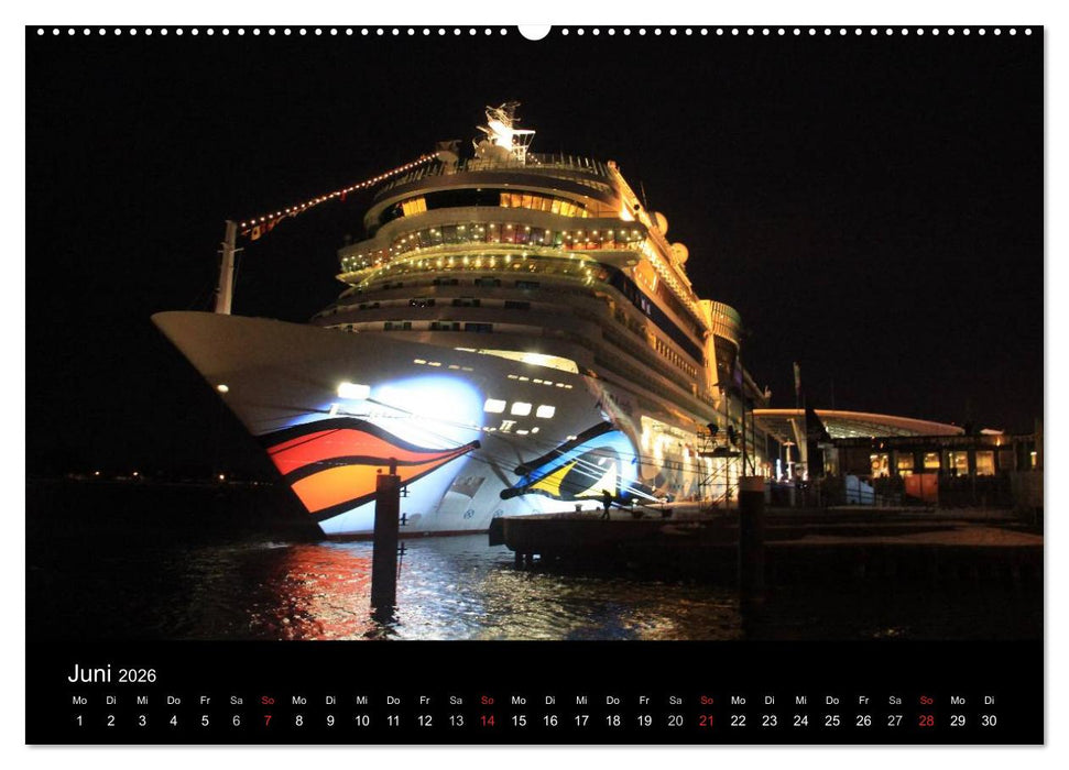 Cruiseliner in Warnemünde (CALVENDO Premium Wandkalender 2026)