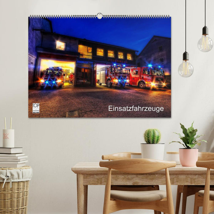 Einsatzfahrzeuge (CALVENDO Wandkalender 2026)