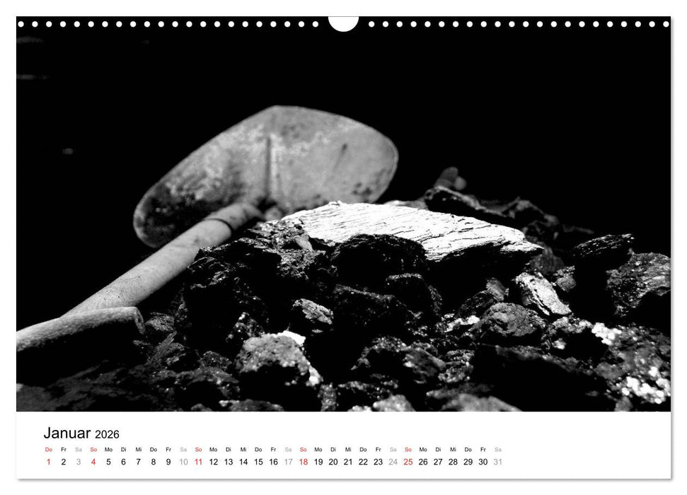 Helden der Arbeit - Alte Arbeitsmittel des Ruhrgebiets (CALVENDO Wandkalender 2026)