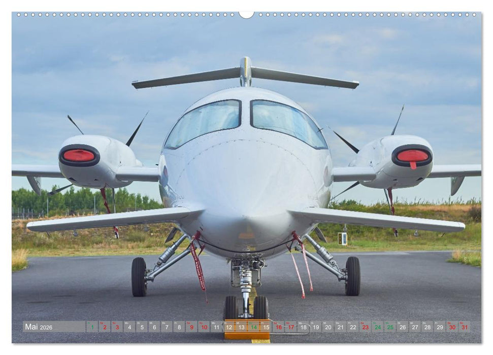 Flugzeuge und Hubschrauber im Porträt (CALVENDO Premium Wandkalender 2026)