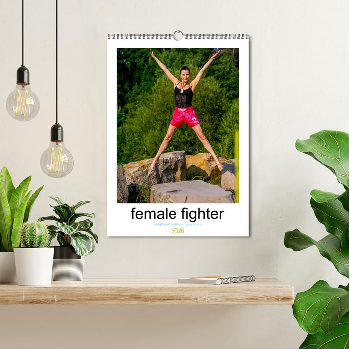 female fighter - Kampfsportlerinnen - pink shorts (CALVENDO Wandkalender 2026)
