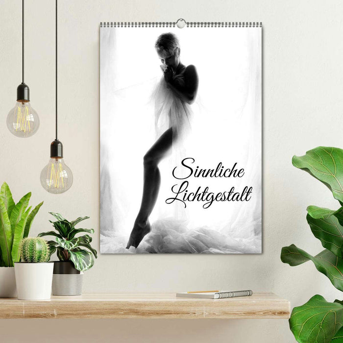Sinnliche Lichtgestalt (CALVENDO Wandkalender 2026)