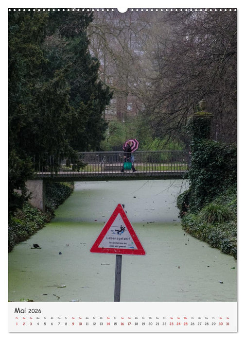 Schützende Schirme - Auch bei Regen kann das Leben bunt sein (CALVENDO Premium Wandkalender 2026)