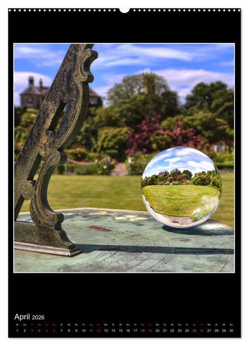 Momente aus Glas – Glaskugelfotografie (CALVENDO Premium Wandkalender 2026)