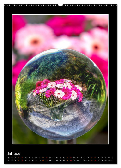 Momente aus Glas – Glaskugelfotografie (CALVENDO Premium Wandkalender 2026)