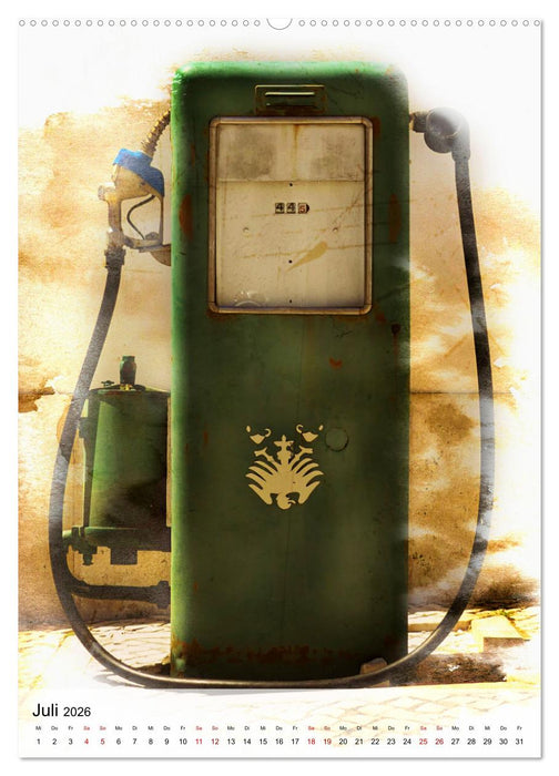 Gasoline - Vintage Tanksäulen in Szene gesetzt (CALVENDO Premium Wandkalender 2026)