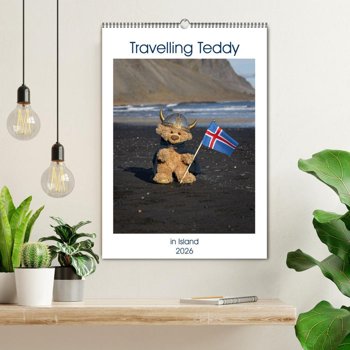 Travelling Teddy in Island (CALVENDO Wandkalender 2026)
