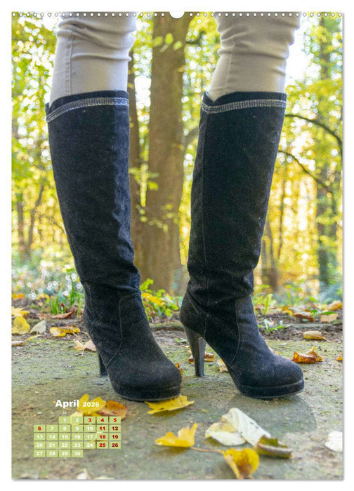 Stiefel und High Heels im Herbst (CALVENDO Premium Wandkalender 2026)