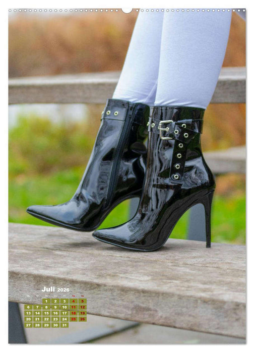 Stiefel und High Heels im Herbst (CALVENDO Premium Wandkalender 2026)