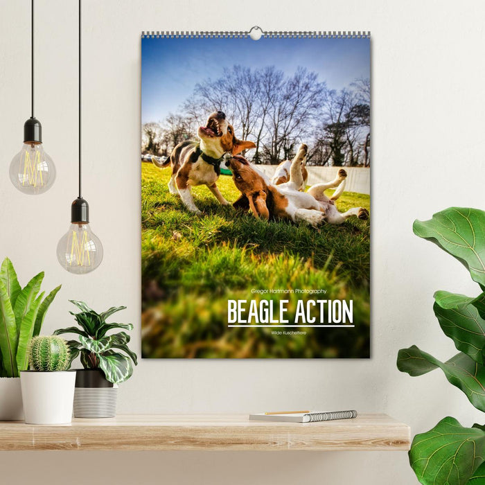 Beagle Action - Wilde Kuscheltiere (CALVENDO Wandkalender 2026)