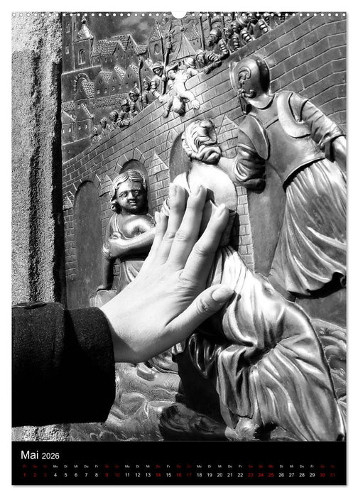 Prag - Die goldene Stadt in monochrom (CALVENDO Premium Wandkalender 2026)