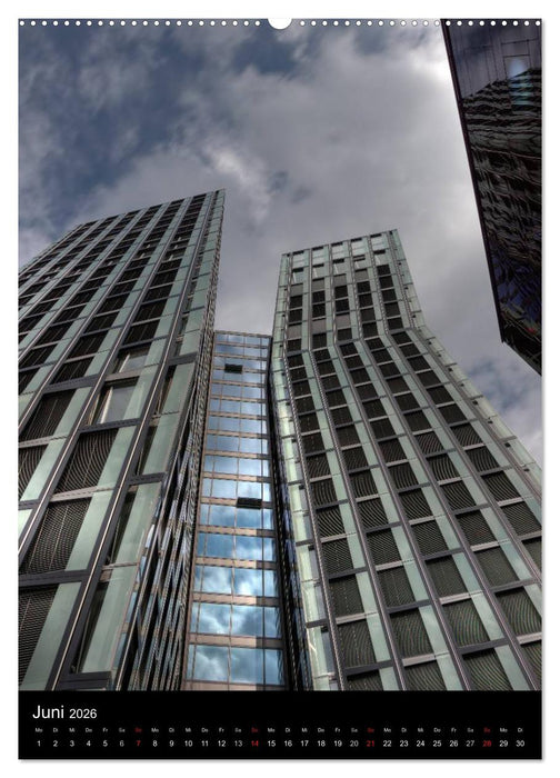 Hamburg im Hochformat (CALVENDO Wandkalender 2026)