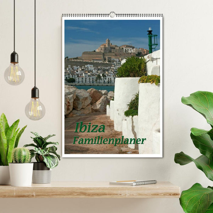 Ibiza / Familienplaner (CALVENDO Wandkalender 2026)