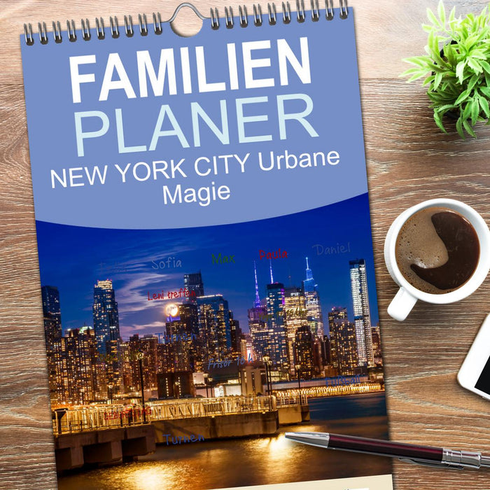 NEW YORK CITY Urbane Magie (CALVENDO Familienplaner 2026)