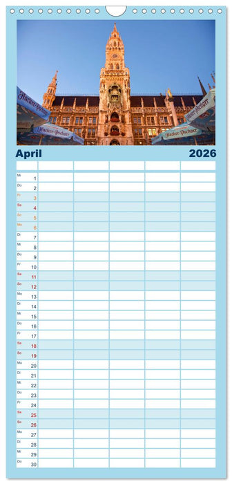 Abend in München (CALVENDO Familienplaner 2026)