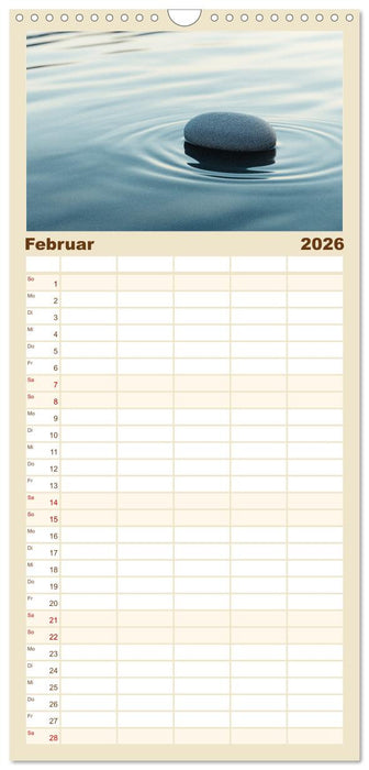 Minimalistische Naturmomente – Ruhe und Schönheit in der Natur (CALVENDO Familienplaner 2026)