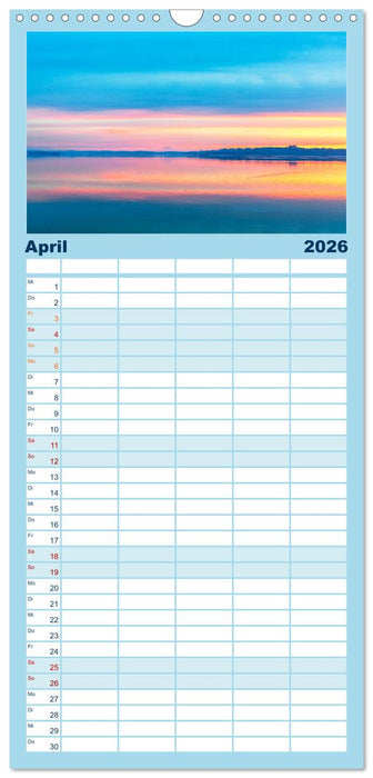 Traumhafter Chiemsee - eine kalendarische Reise (CALVENDO Familienplaner 2026)