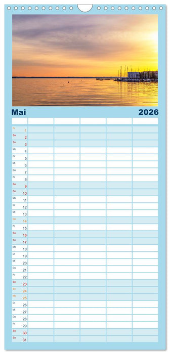 Traumhafter Chiemsee - eine kalendarische Reise (CALVENDO Familienplaner 2026)