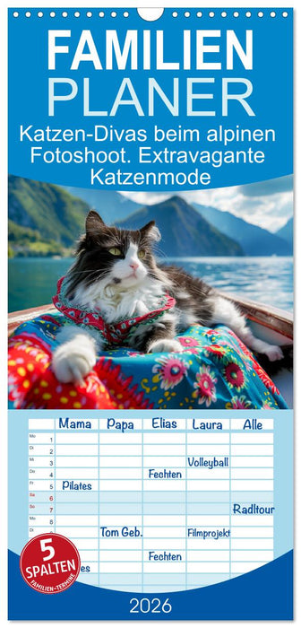 Katzen-Divas beim alpinen Fotoshoot. Extravagante Katzenmode (CALVENDO Familienplaner 2026)