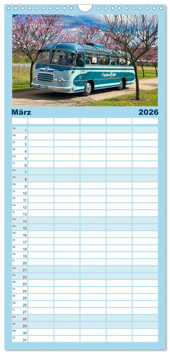 Omnibusse im Fokus (CALVENDO Familienplaner 2026)