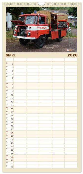 Einsatzfahrzeuge aus Ostdeutschland von 1961 bis heute (CALVENDO Familienplaner 2026)