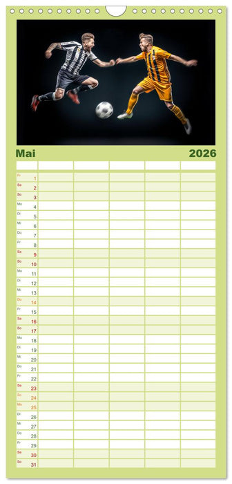 Fussball - Zweikampf (CALVENDO Familienplaner 2026)