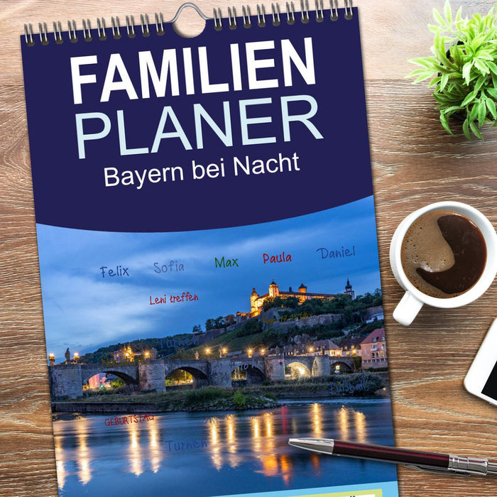 Bayern bei Nacht (CALVENDO Familienplaner 2026)