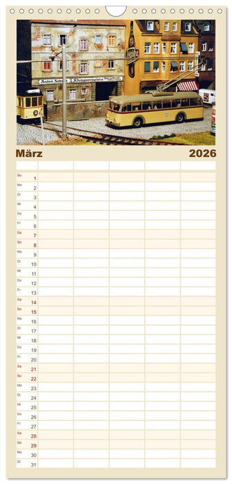 Bahn-Nostalgie im Modell (CALVENDO Familienplaner 2026)