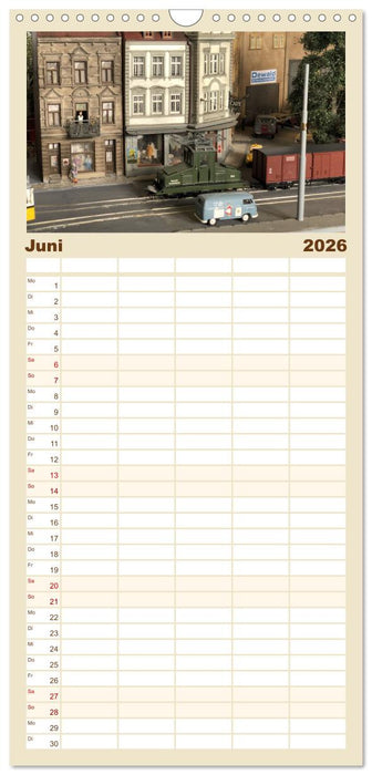 Bahn-Nostalgie im Modell (CALVENDO Familienplaner 2026)