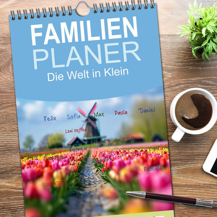 Die Welt in Klein (CALVENDO Familienplaner 2026)
