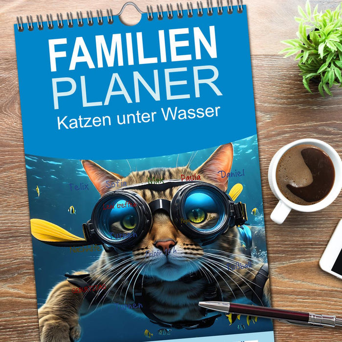 Katzen unter Wasser (CALVENDO Familienplaner 2026)