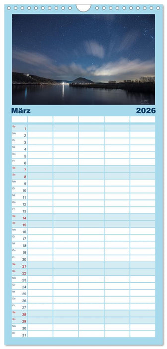 Welt unter Sternen (CALVENDO Familienplaner 2026)