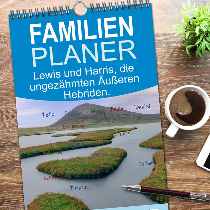 Lewis und Harris, die ungezähmten Äußeren Hebriden. (CALVENDO Familienplaner 2026)