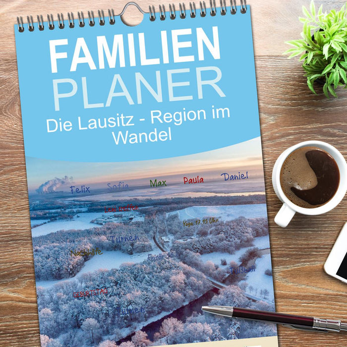 Die Lausitz - Region im Wandel (CALVENDO Familienplaner 2026)