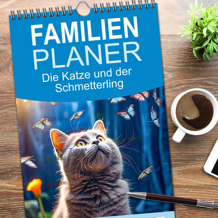 Die Katze und der Schmetterling (CALVENDO Familienplaner 2026)